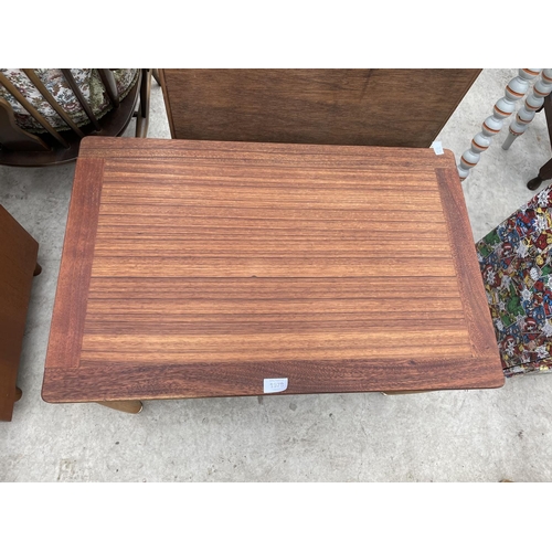 1978 - A RETRO G-PLAN E GOMME TEAK COFFEE TABLE ON TAPERED LEGS, 29x19