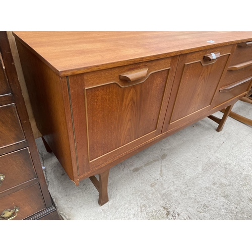 1982 - A RETRO TEAK SIDEBOARD ENCLOSING THREE DRAWERS AND TWO CUPBOARDS, 54.5