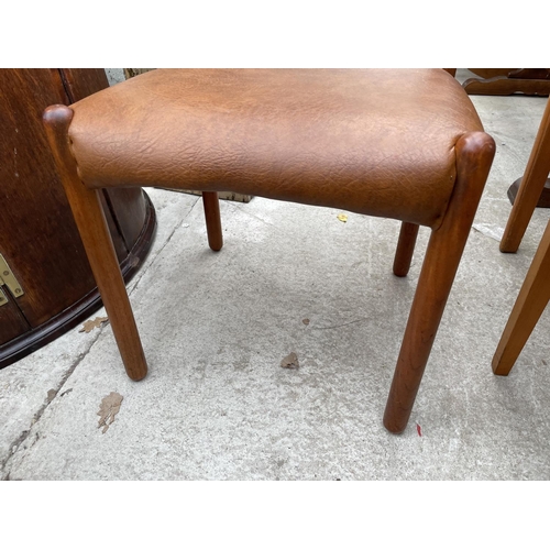 1991 - A RETRO TEAK DRAW-LEAF DINING TABLE, 49