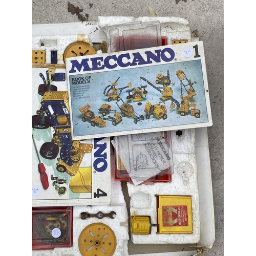 1391 - A VINTAGE MECCANO SET