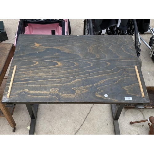 1396 - A SMALL OFFICE DESK WITH WOODEN TOP AND METAL LEGS