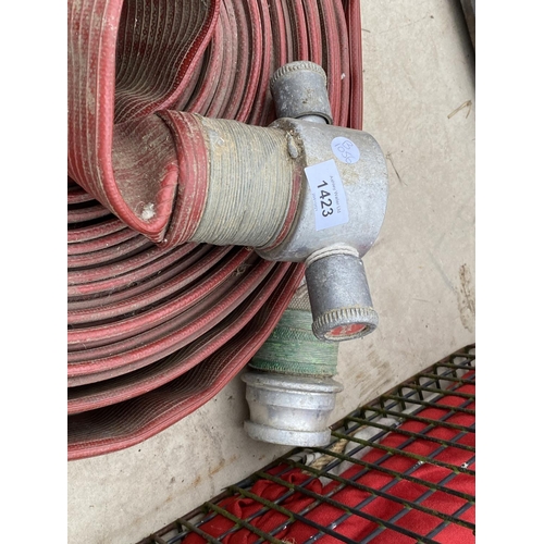 1423 - A LARGE FIRE HOSE