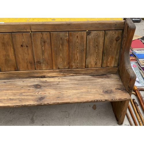 1442 - A VINTAGE WOODEN BENCH SETTLE (L:214CM)