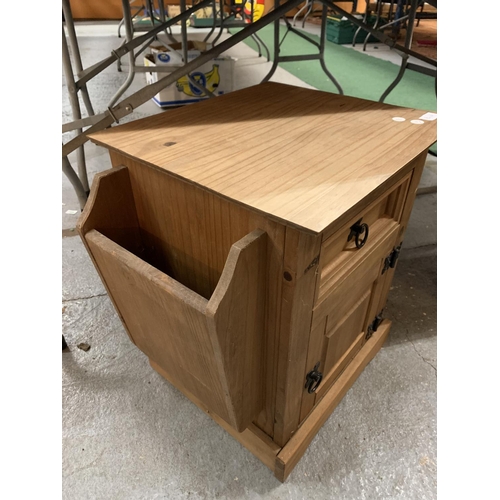 84A - A WOODEN SIDE TABLE/CABINET WITH MAGAZINE RACK