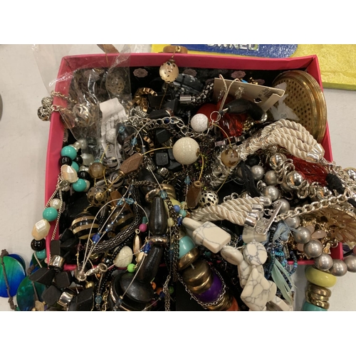 107 - A LARGE ASSORTMENT OF COSTUME JEWELLERY TO INCLUDE NECKLACES