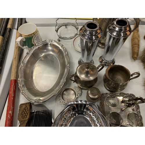 130 - A COLLECTION OF SILVER PLATED WARE TO INCLUDE A COFFEE POT ETC