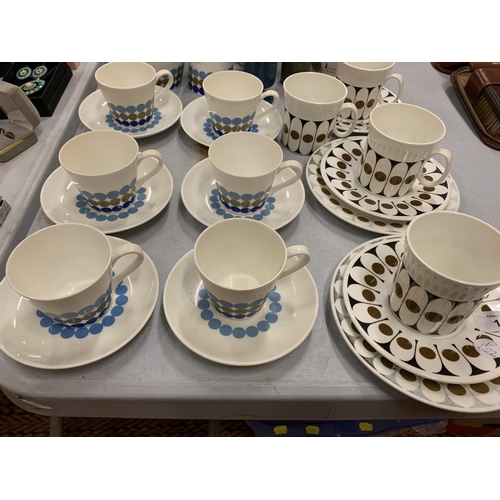 137 - A COLLECTION OF MIXED CHINA TO INCLUDE RETRO ROYAL TUSCAN COFFEE SET