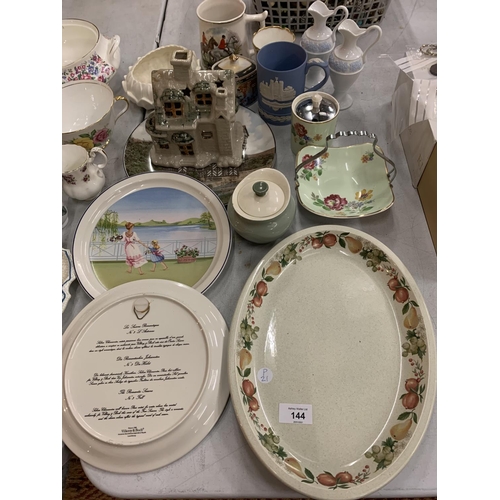 144 - A SELECTION OF CERAMIC WARE TO INCLUDE TWO COLLECTABLE VILLROY AND BOSCH PLATES