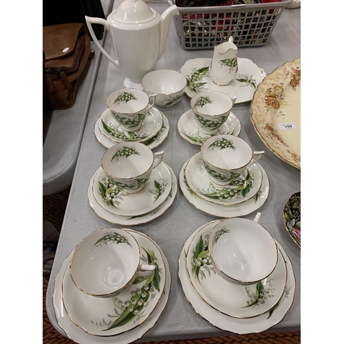 159 - A COLLECTION OF MIXED BONE CHINA TO INCLUDE CUPS & SAUCERS, LARGE MEAT PLATTER AND THREE ROYAL ALBER... 