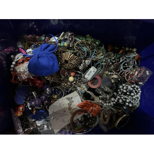 174 - A LARGE BLUE CONTAINER OF MIXED COSTUME JEWELLERY TO INCLUDE NECKLACES, BANGLES, ETC