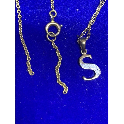 646 - THREE 9 CARAT GOLD NECKLACES (ONE A/F) AND A PAIR OF EARRINGS  GROSS WEIGHT APPROXIMATELY 3.9g