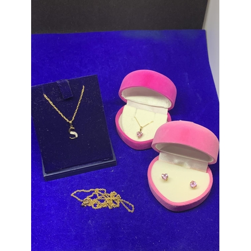 646 - THREE 9 CARAT GOLD NECKLACES (ONE A/F) AND A PAIR OF EARRINGS  GROSS WEIGHT APPROXIMATELY 3.9g