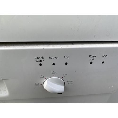 1820 - A WHITE BOSCH DISHWASHER BELIEVED IN WORKING ORDER BUT NO WARRANTY