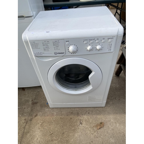 1822 - A WHITE INDESIT 7KG WASHING MACHINE BELIEVED IN WORKING ORDER BUT NO WARRANTY