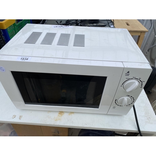 1838 - A WHITE GEORGE HOME MICROWAVE OVEN IN W/O BUT NO WARRENTY