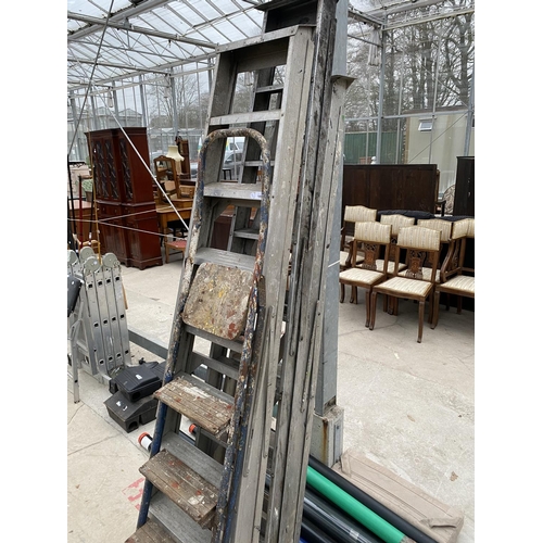 1495 - SETS OF STEP LADDERS TO INCLUDE THREE SETS OF ALUMINIUM AND FURTHER SET WITH METAL FRAME AND WOODEN ... 