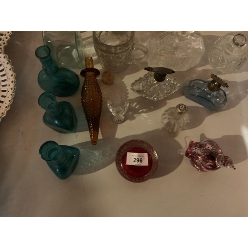 296 - A COLLECTION OF GLASS WARE TO INCLUDE PERFUME BOTTLES, PAPERWEIGHTS ETC