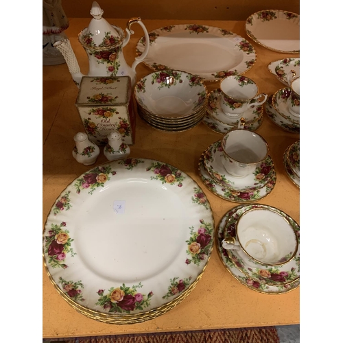 309 - THIRTY SIX PIECES OF ROYAL ALBERT 'OLD COUNTRY ROSES' TEA AND DINNER WARE