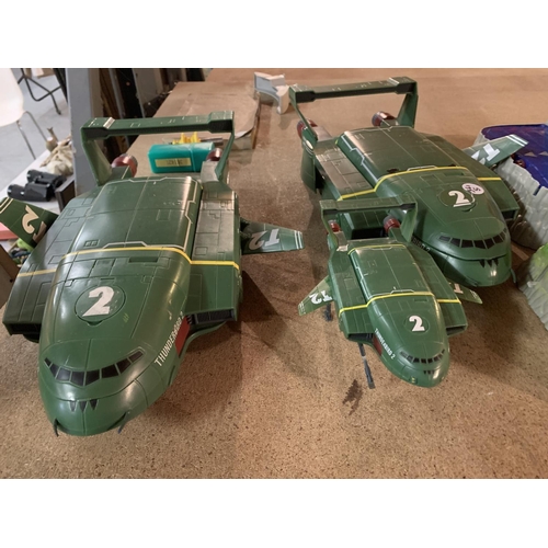 832 - THREE MODEL THUNDERBIRDS AND ACCOMPANYING BATTERY OPERATED STAGING