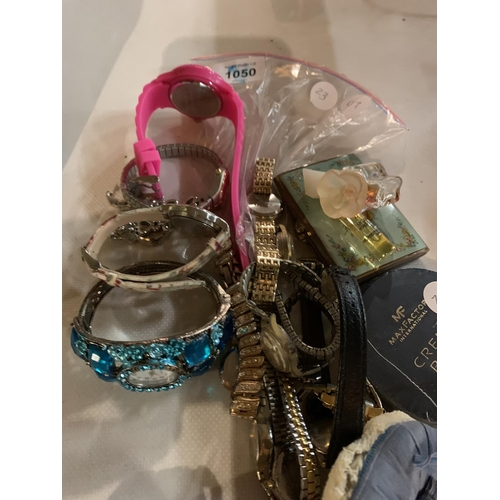 957 - AN ASSORTMENT OF COMPACT MIRRORS AND PERFUMES ETC