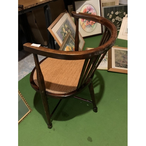 971 - A BOW BACKED WOODEN BEDROOM/BATHROOM CHAIR WITH AN UPHOLSTERED SEAT