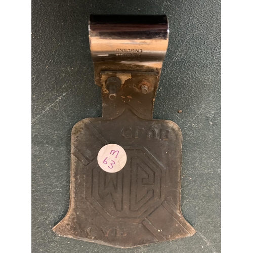 190 - A 1950S M.G CAR BADGE