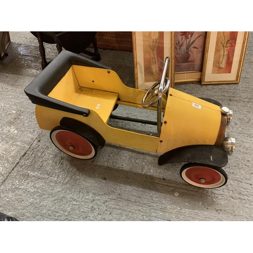 216 - A CHILD'S VINTAGE STYLE PEDDLE CAR