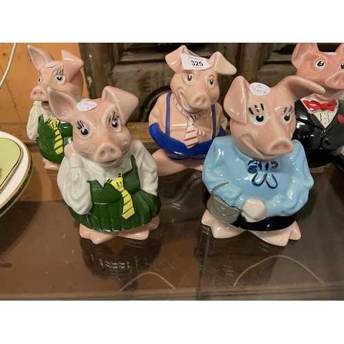 325 - A FAMILY OF FIVE NAT WEST PIG MONEY BOXES