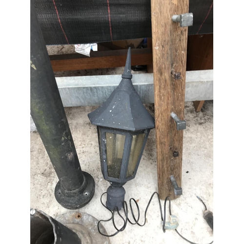 1560 - A VINTAGE OUTSIDE LIGHT WITH LAMP POST AND A COAT HOOK