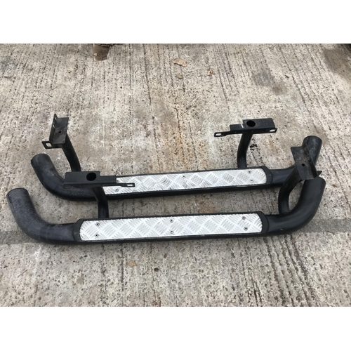 1618 - A PAIR OF LAND ROVER DEFENDER NAS SIDE STEPS