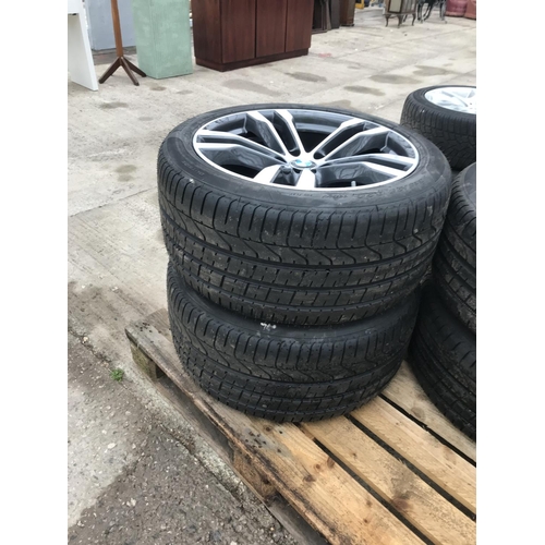 1620 - A PAIR OF BWM SPORTS TYRE RIMS AND PIRELLI 315/35 R20 TYRES