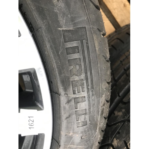 1621 - A PAIR OF BMW SPORTS TYRE RIMS WITH PIRELLI 275/40 R20 TYRES