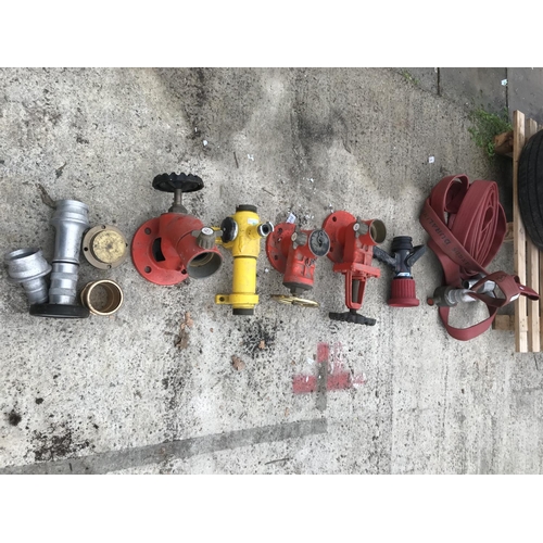 1624 - A QUANTITY OF FIRE HYDRANT FITTINGS AND A REEL OF FIRE HOSE