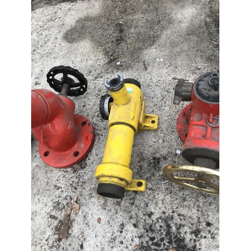 1624 - A QUANTITY OF FIRE HYDRANT FITTINGS AND A REEL OF FIRE HOSE