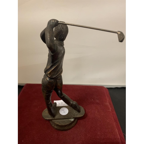 80A - A BRONZE GOLFER FIGURINE H: 20CM