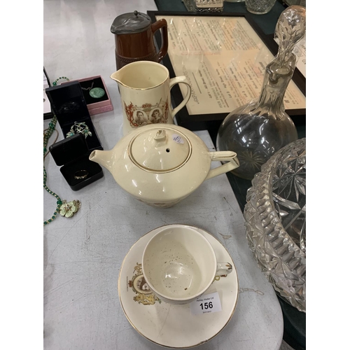 156 - AN ASSORTMENT OF CERAMIC WARE TO INCLUDE TWO JUGS AND A LANGLEY TANKARD