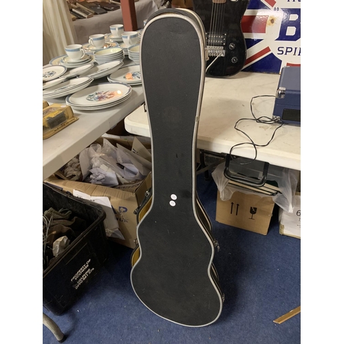 253 - A LEATHER EFFECT ELECTRIC GUITAR CASE