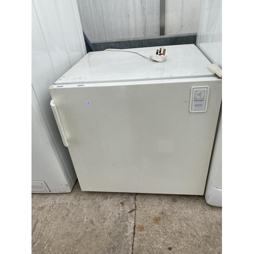 1804 - A WHITE ELECTROLUX COUNTER TOP FRIDGE BELIEVED IN WORKING ORDER BUT NO WARRANTY