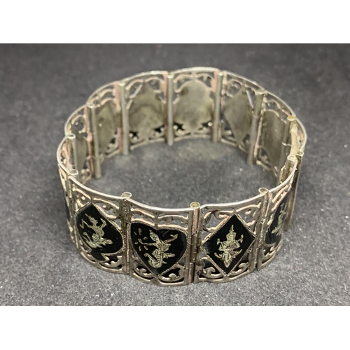 506 - A SIAM SILVER BRACELET