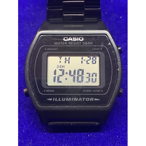 544 - A GENTS CASIO DIGITAL WRISTWATCH IN WORKING ORDER