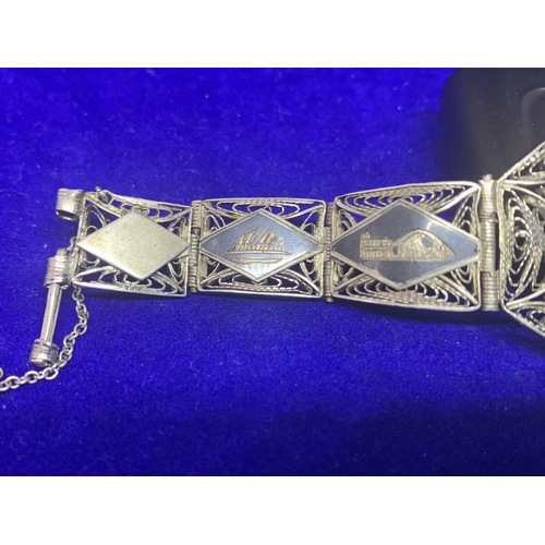 552 - A SILVER 'ISABEL' BRACELET