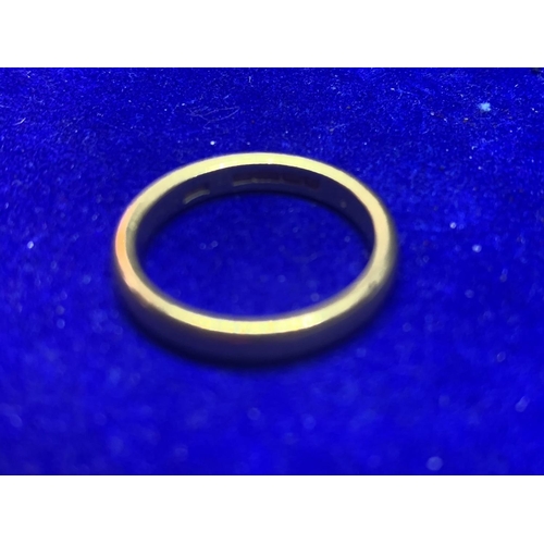 566 - A 22 CARAT GOLD WEDDING BAND GROSS WEIGHT APPROXIMATELY 5.5 GRAMS