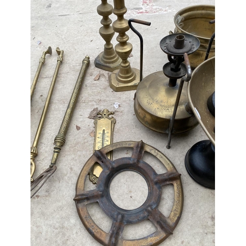 1271 - A COLLECTION OF BRASS ITEMS TO INCLUDE SCALES AND WEIGHTS, CANDLESTICKS, FIRE COMPANION ETC