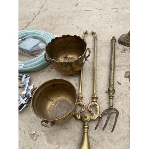 1271 - A COLLECTION OF BRASS ITEMS TO INCLUDE SCALES AND WEIGHTS, CANDLESTICKS, FIRE COMPANION ETC