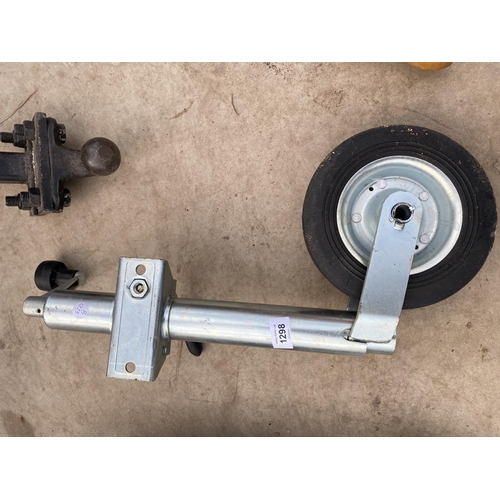 1298 - AN AS NEW JOCKEY WHEEL AND A TOW HITCH