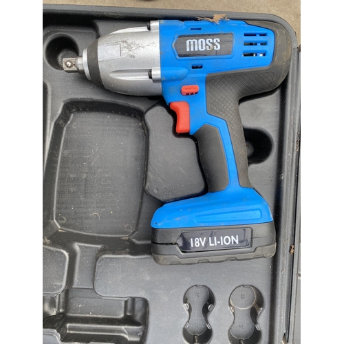 1300 - A MOSS 18V IMPACT GUN AND A DIGITAL FOOT PUMP