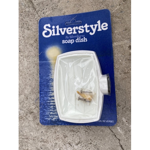 1318 - A LARGE COLLECTION OF NEW SILVERSTYLE SOAP DISHES AND TOILET ROLL HOLDERS