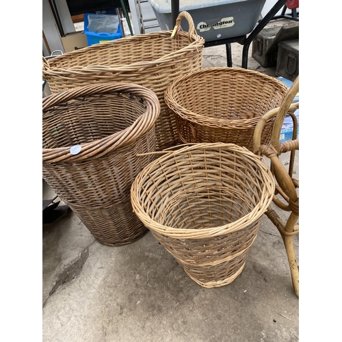 1388 - AN ASSORTMENT OF WICKER BASKETS TO ALSO INCLUDE A BAMBOO RACK