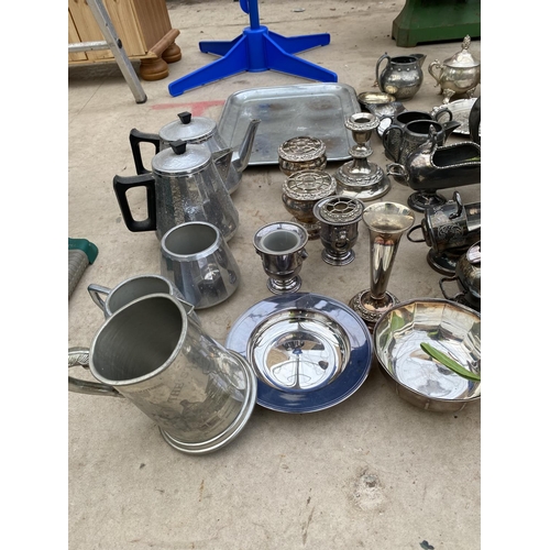 1425 - A LARGE ASSORTMENT OF SILVER PLATE AND PEWTER ITEMS TO INCLUDE TANKARDS, JUGS AND TEAPOTS ETC