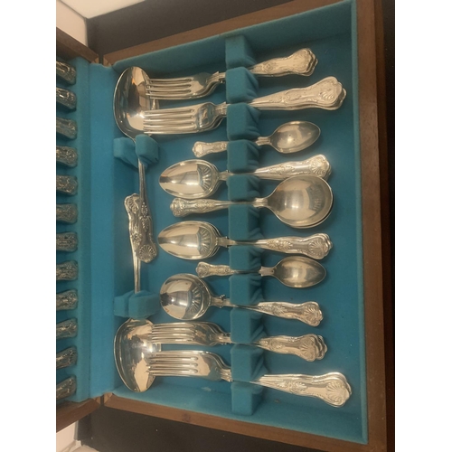 18 - A CANTEEN OF SILVER PLATED CUTLERY KINGS DESIGN 38 PIECES